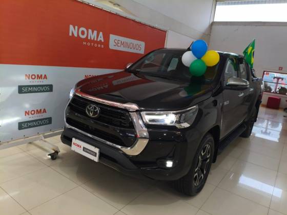 TOYOTA HILUX 2.8 D-4D TURBO DIESEL CD SRX 4X4 AUTOMÁTICO TOYOTA HILUX 2.8 D-4D TURBO DIESEL CD SRX 4X4 AUTOMÁTICO